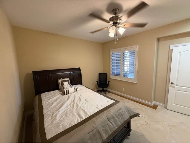 Foto del edificio - 1411 Scenic Ct