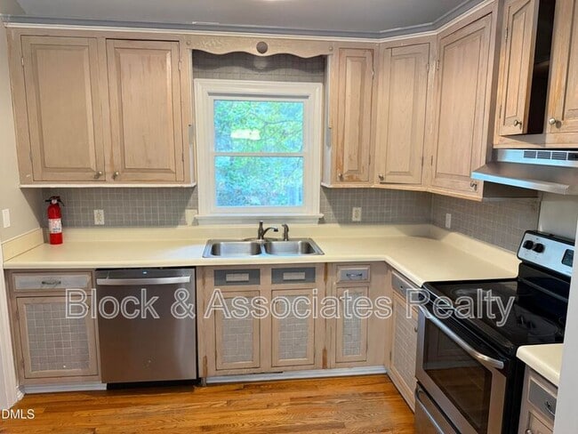 Building Photo - 6137 River Landings Dr