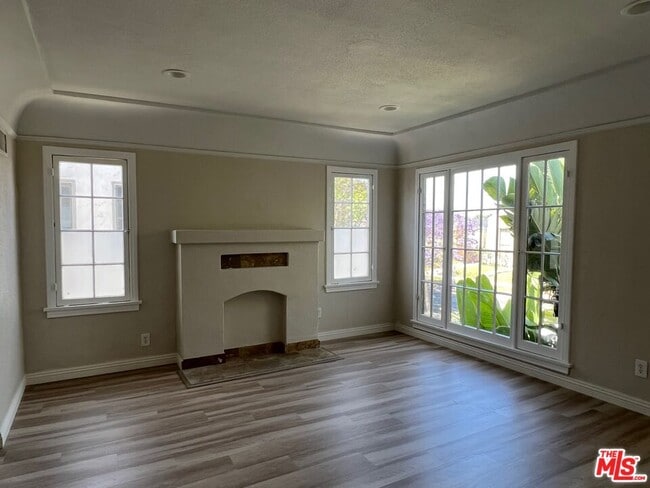 Foto del edificio - 1282 S Highland Ave