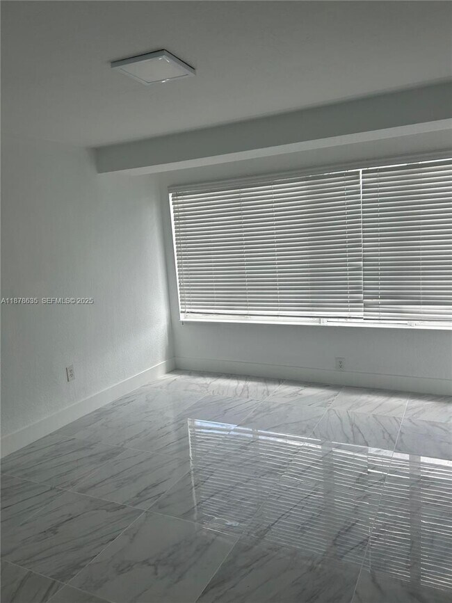 Foto del edificio - 2750 Palm Ave