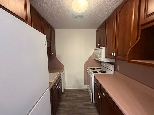 Foto del edificio - 1110 Chandler Dr