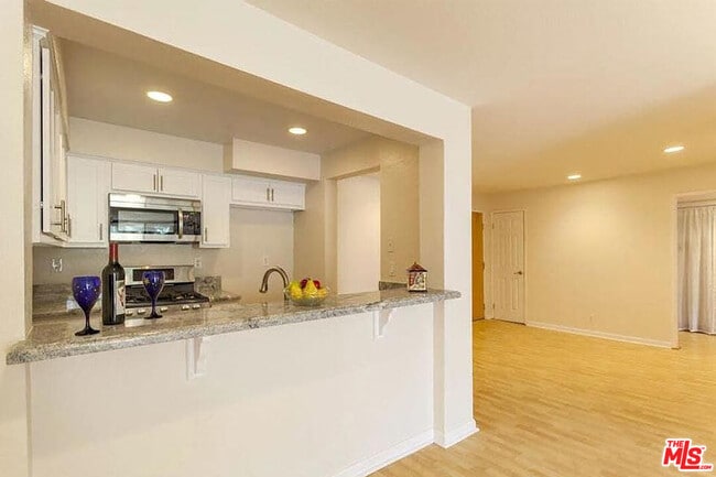 Foto del edificio - 16866 Kingsbury St