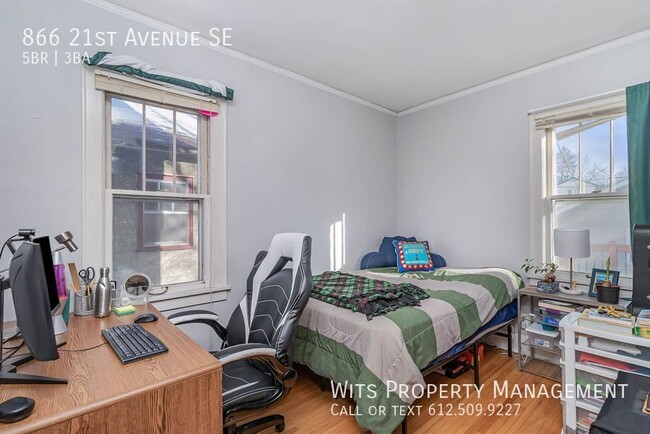 Foto del edificio - 866 21st Ave SE