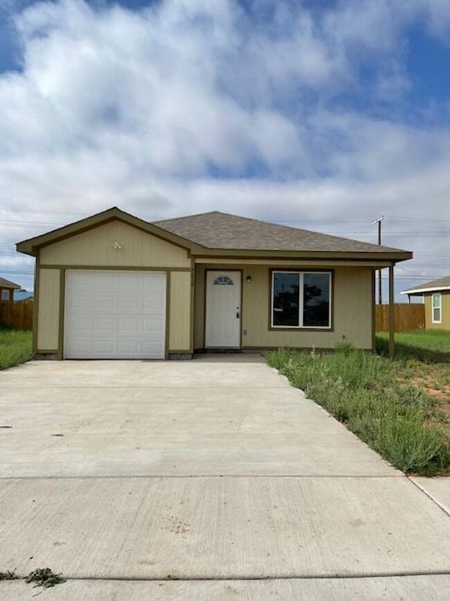 Building Photo - 3610 E 3rd Pl