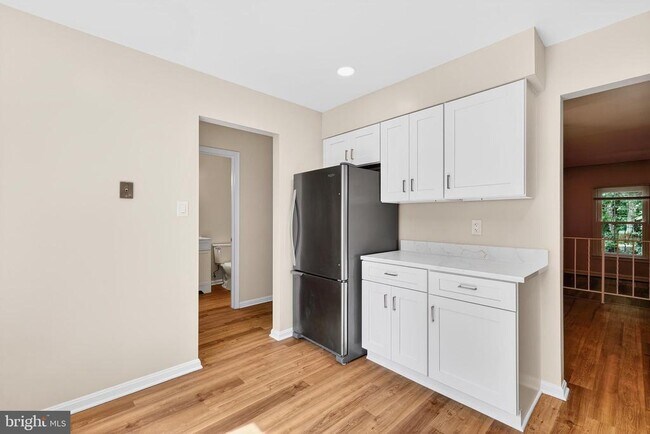Foto del edificio - 7306 Eggar Woods Ln