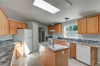 Building Photo - 811 Patmore Rd