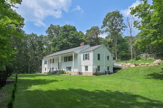 Building Photo - 41 Indian Cave Rd