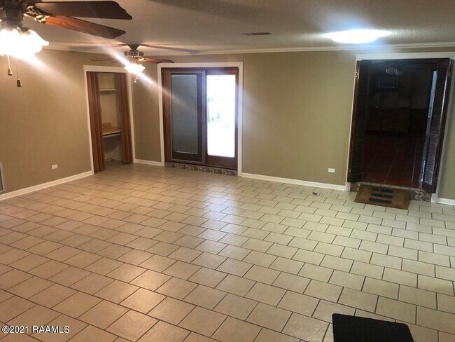 Foto del edificio - 2809 S Curtis Dr