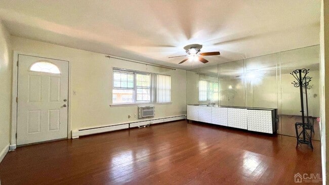 Building Photo - 363 Cranbury Rd