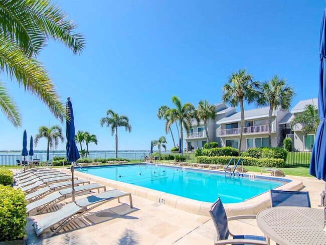 Foto del edificio - 1301 Gulf Blvd