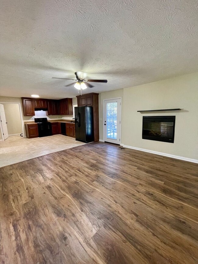 Building Photo - Beautiful newly remodeled home on over 3 a...