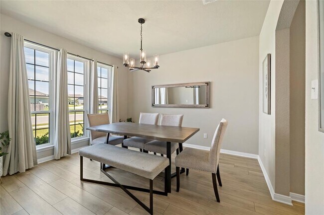 Building Photo - 1424 Kingsgate Dr