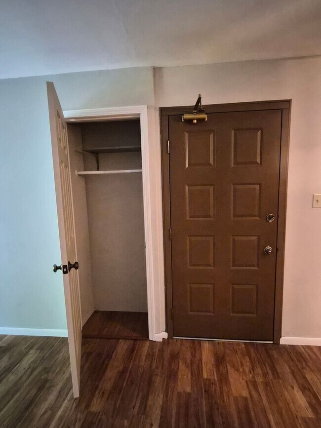 Building Photo - 1482 Stonebridge Cir