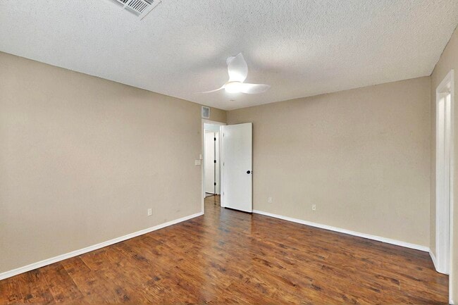 Building Photo - 2214 Lisa Sherr St