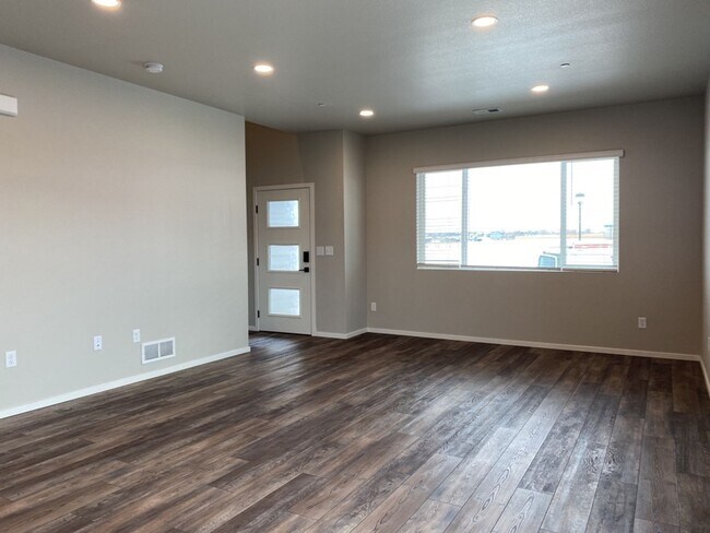 Foto del edificio - Stunning Townhome in Northridge Trails
