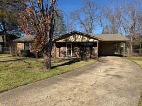 Building Photo - 2411 Carywood Dr