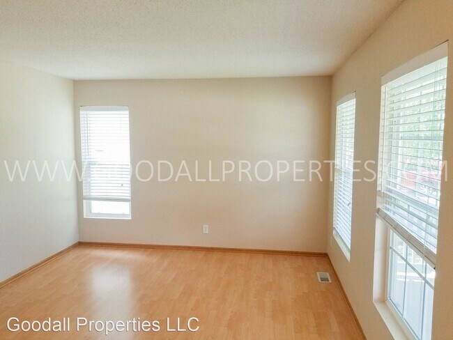 Foto del edificio - 3 br, 2.5 bath House - 5102 Oakwood Lane