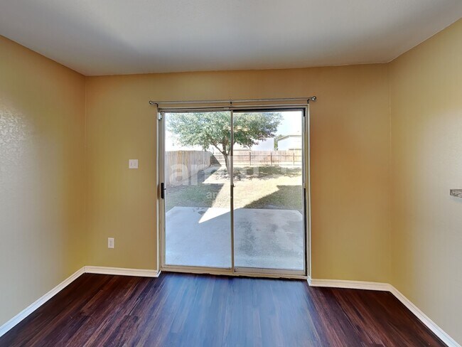 Building Photo - 9247 Pacific Maple