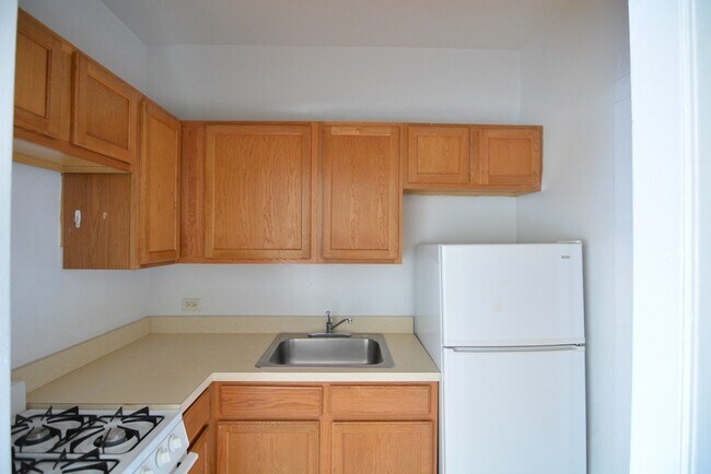 Foto del edificio - 1023 N Dearborn St