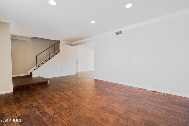 Building Photo - 8321 E Vista Dr