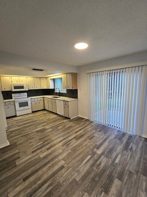 Building Photo - 280 Bayridge Ct