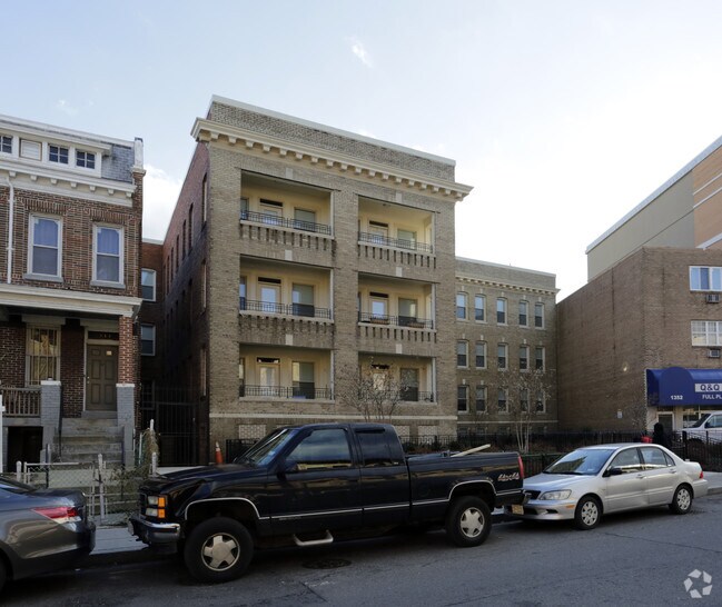 Foto del edificio - Park Road Courts