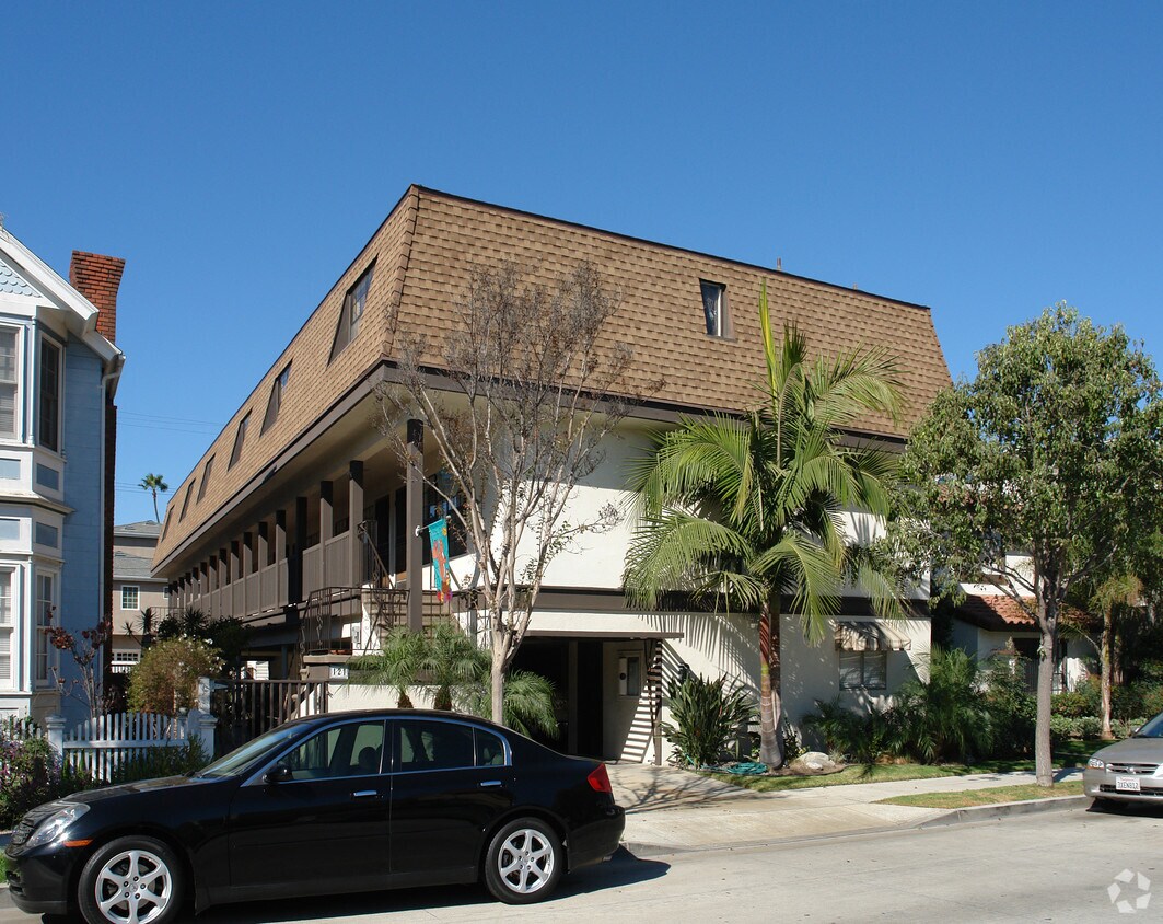 Building - 121 12TH St