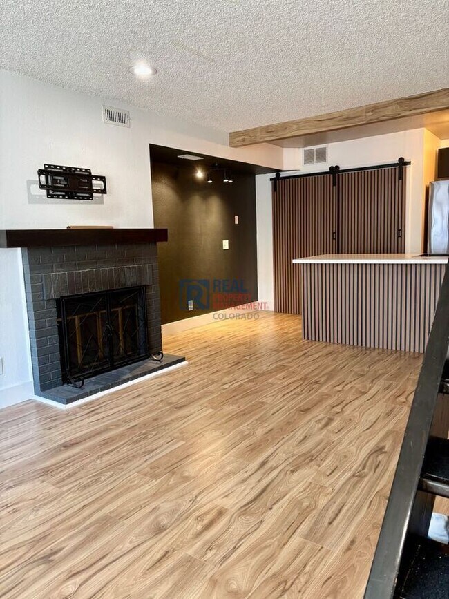 Foto del edificio - 5041 Garrison St