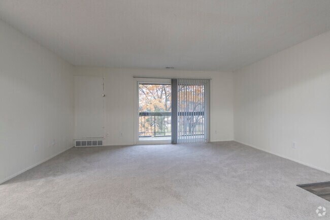 2 habitaciones, 1 baño - 84 m² - Spruce - Sala de estar - Pine Lake Apartments