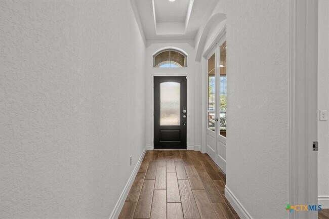 Foto del edificio - 1921 Creek Ridge St