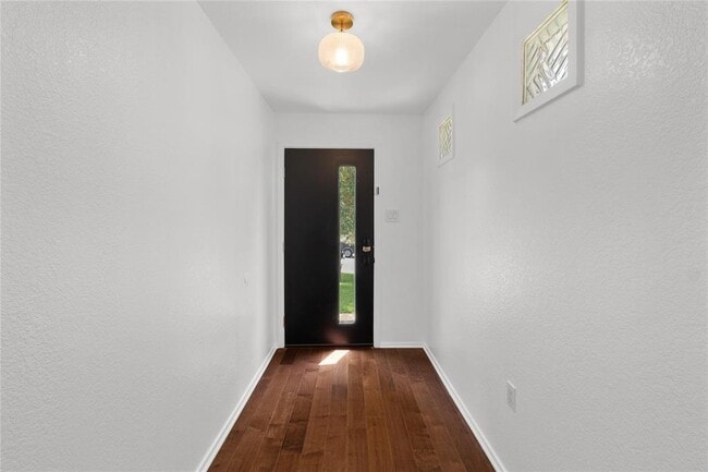 Building Photo - 7602 Banpass Ln