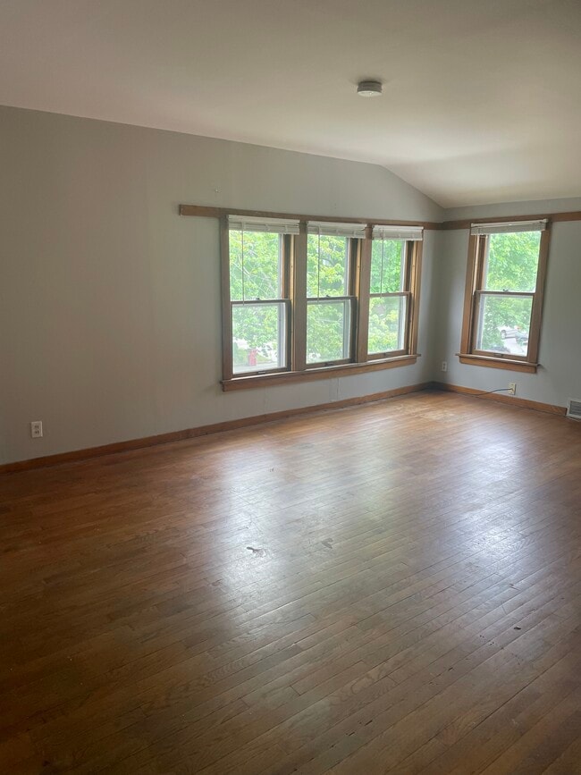 Foto del edificio - 362 W 4th St