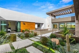 Building Photo - 4 Soaring Bird Ct
