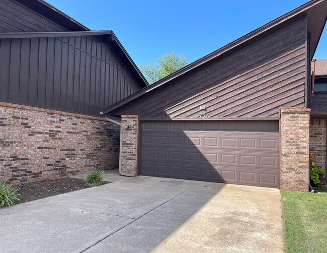 Foto del edificio - 4707 Hemlock Ln