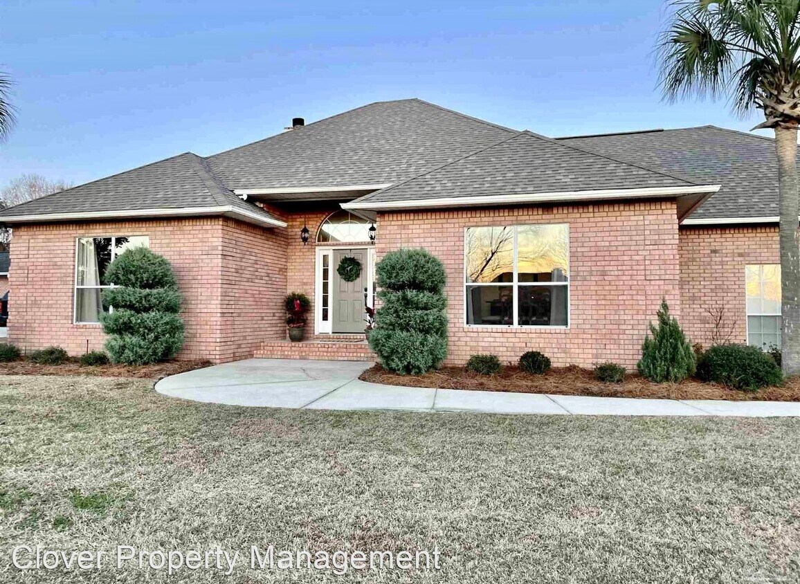 4 br, 2.5 bath House 5632 Champions Dr House Rental in Pace, FL