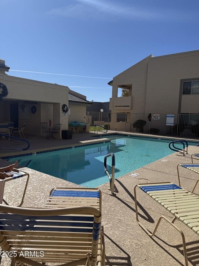 Building Photo - Newly renovated! 2 BED CONDO AT SOSSMAN & MAIN!