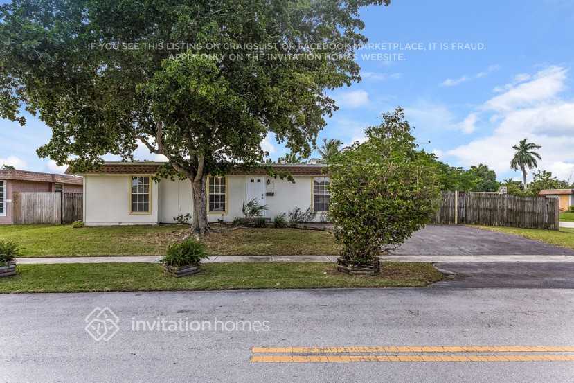 Foto principal - 6904 NW 79th St