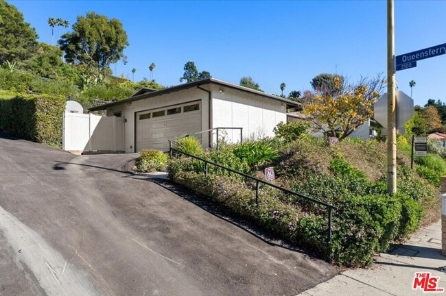 Foto del edificio - 13521 Bayliss Rd