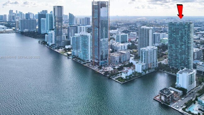 Foto del edificio - 460 NE 28th St