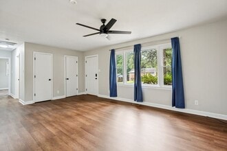 Building Photo - 628 Mclamb Dr