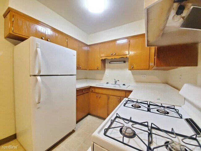 Foto del edificio - 7343 N Teutonia Ave