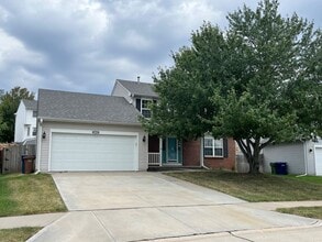 Building Photo - 2805 Hunter Dr