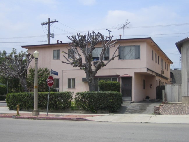 Building Photo - 11905 Woodbridge St