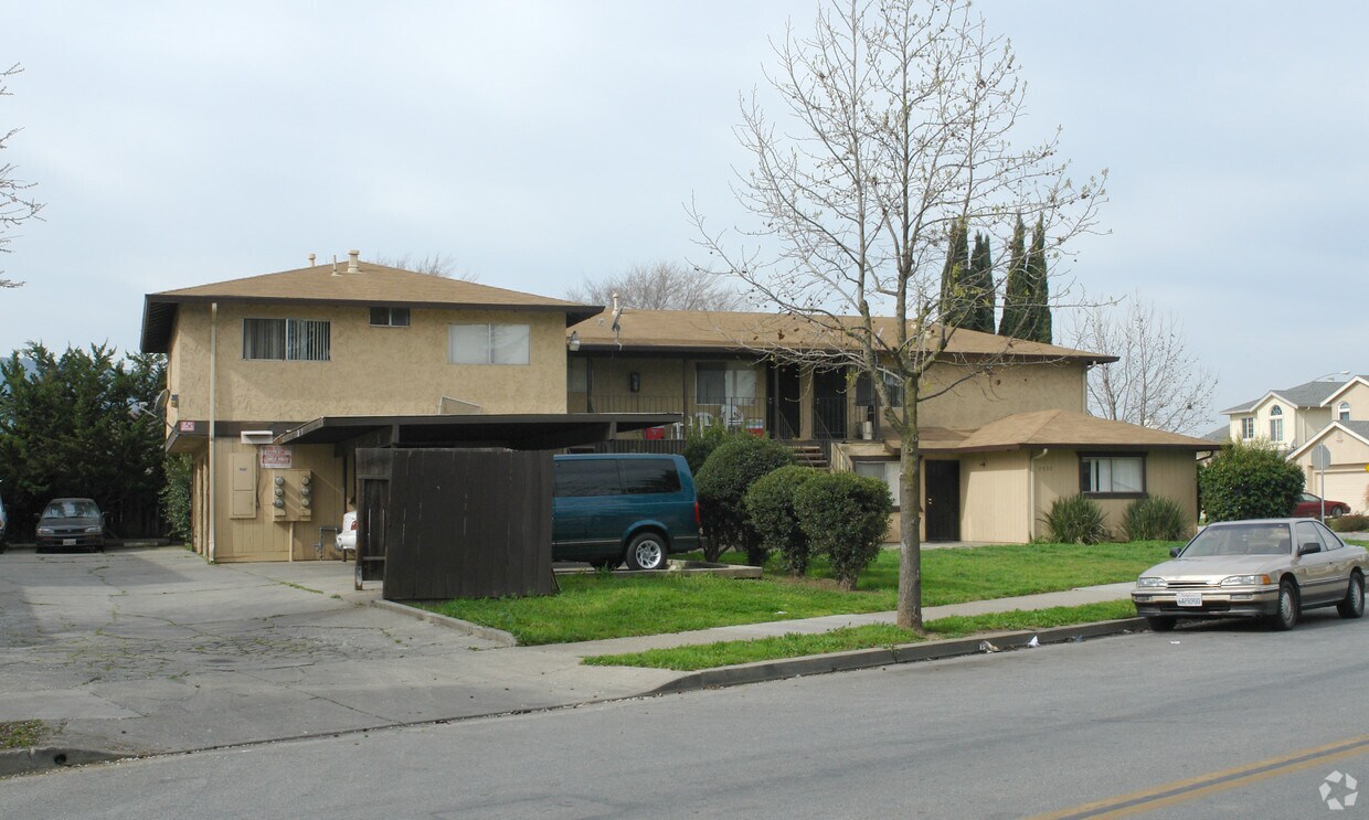 Primary Photo - 7537 Rogers Ln
