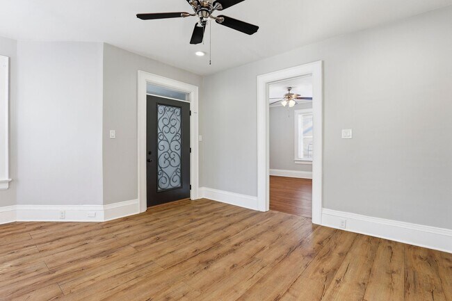 Foto del edificio - 5 Bedroom House in Manitowoc