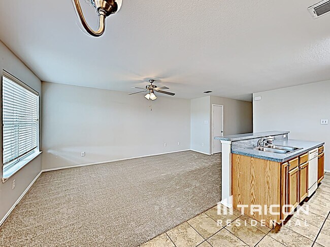 Building Photo - 1416 Pine Ln