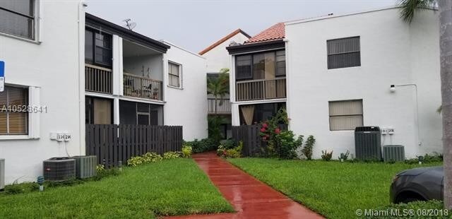 Primary Photo - 9441 Fontainebleau Blvd