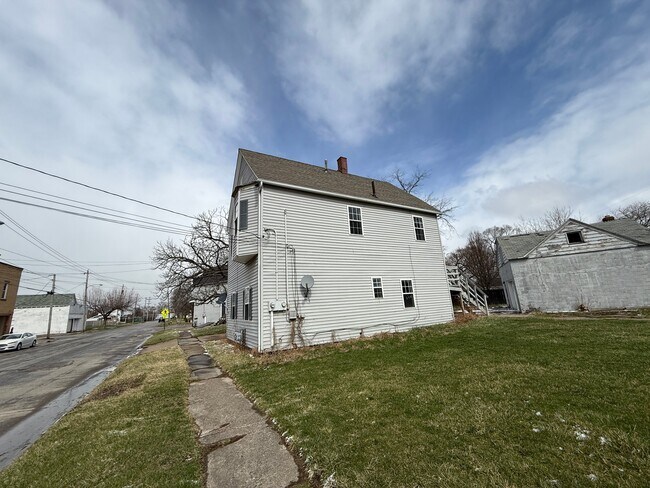 Foto del edificio - 1421 Long Ave
