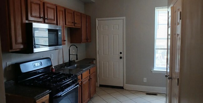 Foto del edificio - 1205 Glyndon Ave