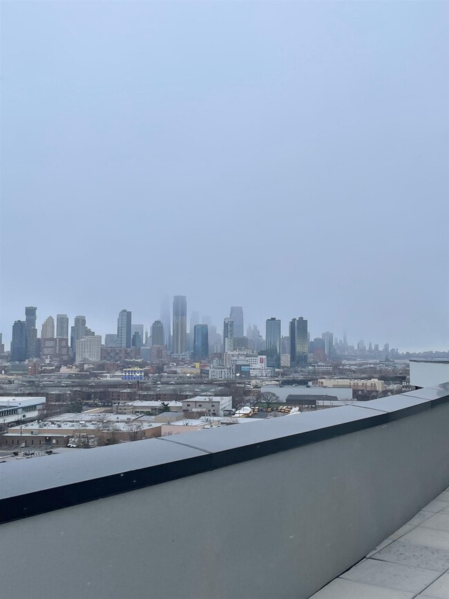 Building Photo - 144 Summit Ave